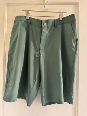 Like new Adidas Men’s Golf Shorts